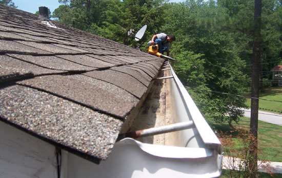 atlanta gutter cleaning